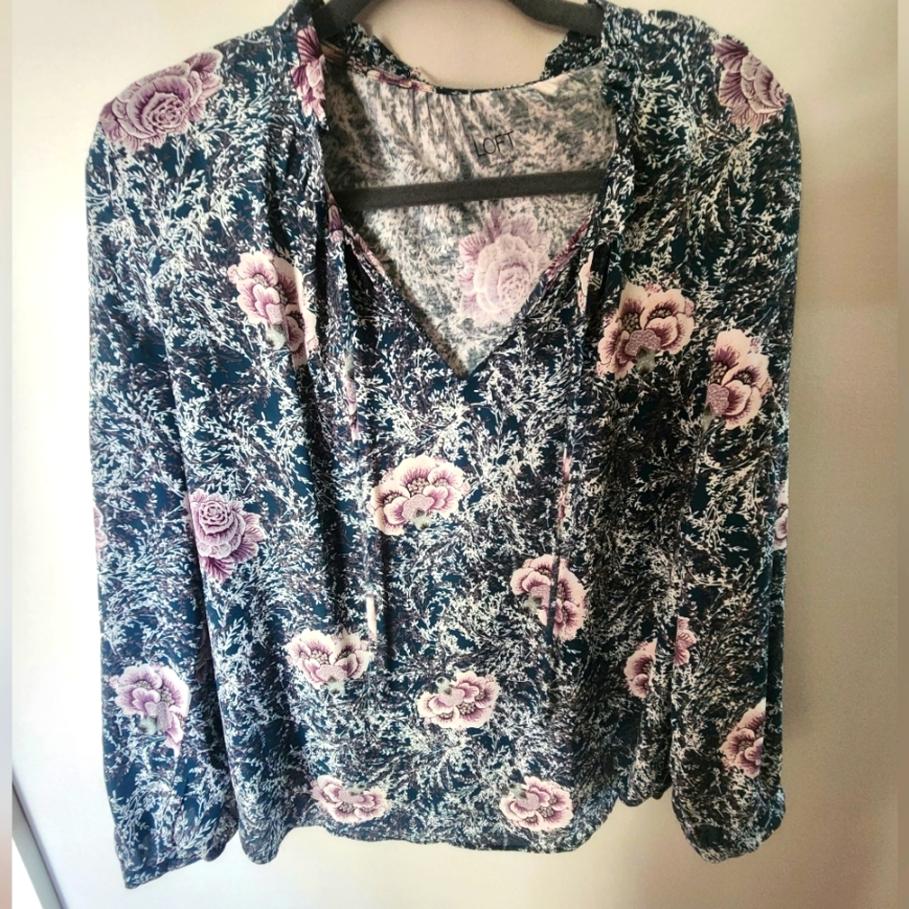 LOFT green floral long sleeve top - Picture 4 of 5